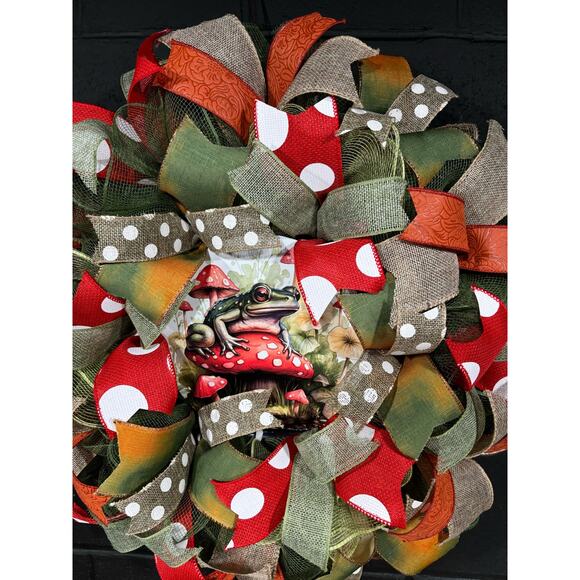 Mushroom Frog Wreath For Front Door Handmade 22 inch Deco Mesh - Picture 4 of 5